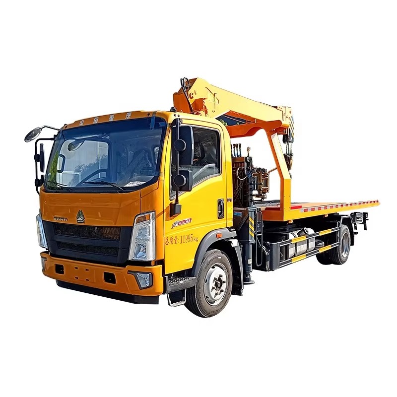 Howo 4x2 Flatbed Wrecker буксирующий грузовик, установленный с 8-тонным краном для экстренного спасе